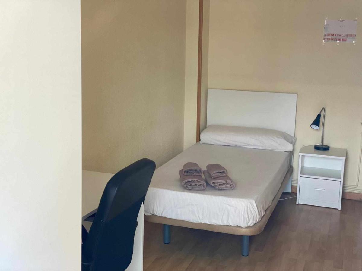 マドリード Residencia 12 Octubre Bed & Breakfast エクステリア 写真