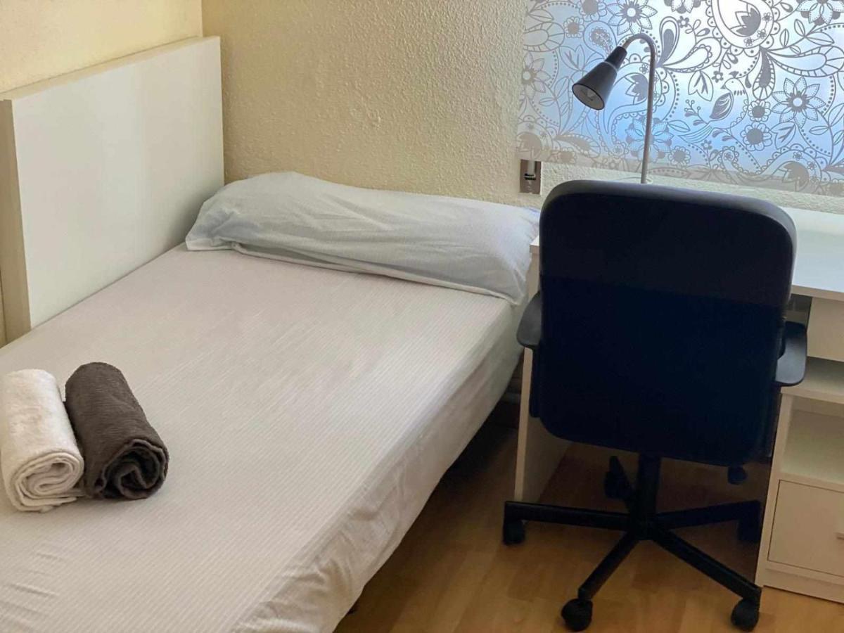マドリード Residencia 12 Octubre Bed & Breakfast エクステリア 写真