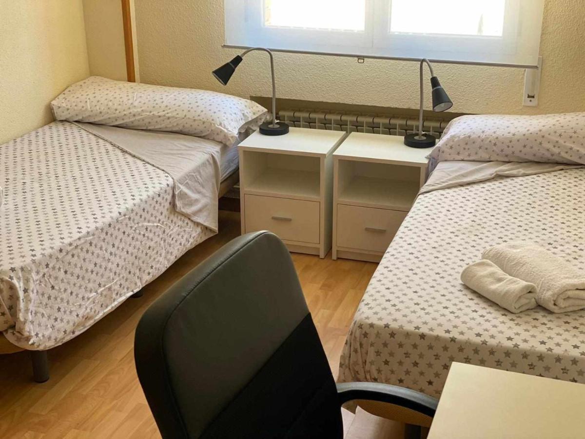 マドリード Residencia 12 Octubre Bed & Breakfast エクステリア 写真