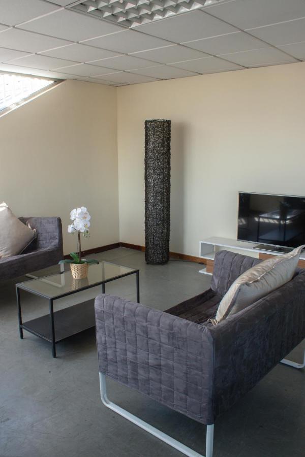 マドリード Residencia 12 Octubre Bed & Breakfast エクステリア 写真